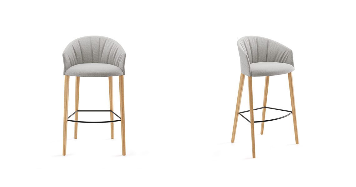 Bar stool – Wooden legs