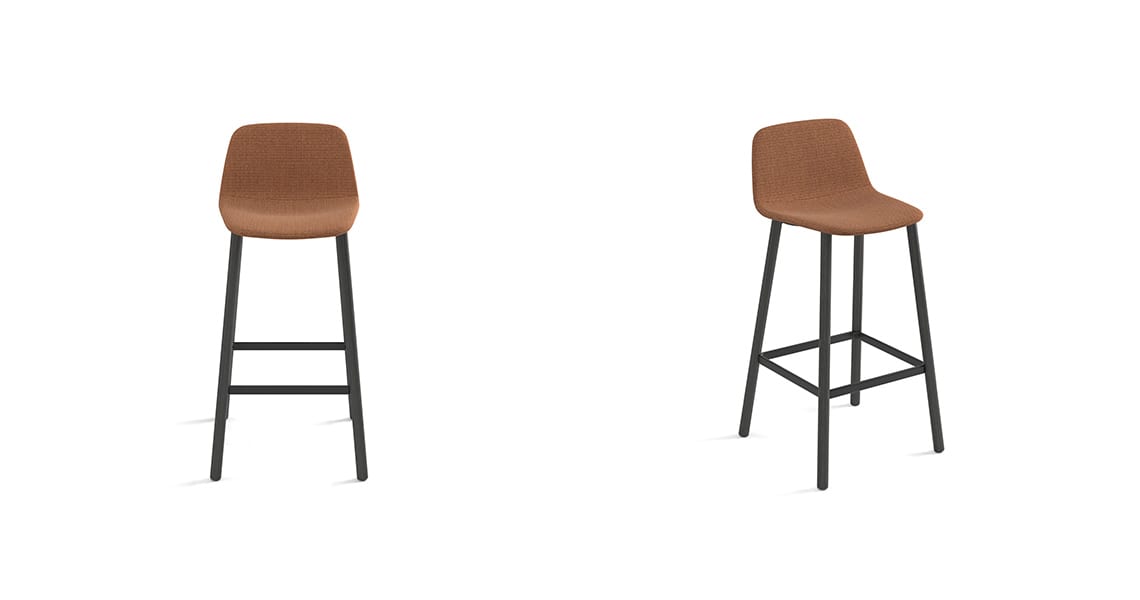 Four wooden legs – Counter stool