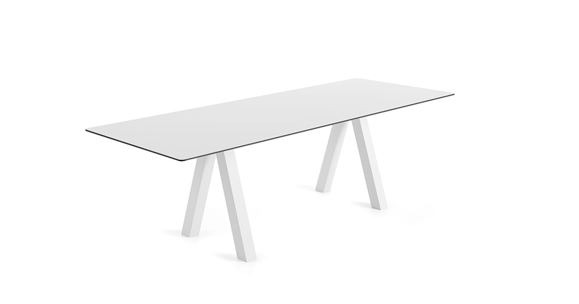 Trestle Outdoor table – 240×90