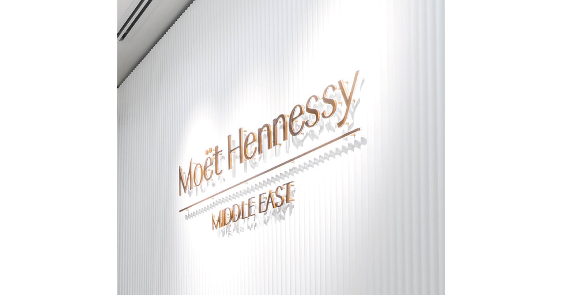 moet hennessy logo white