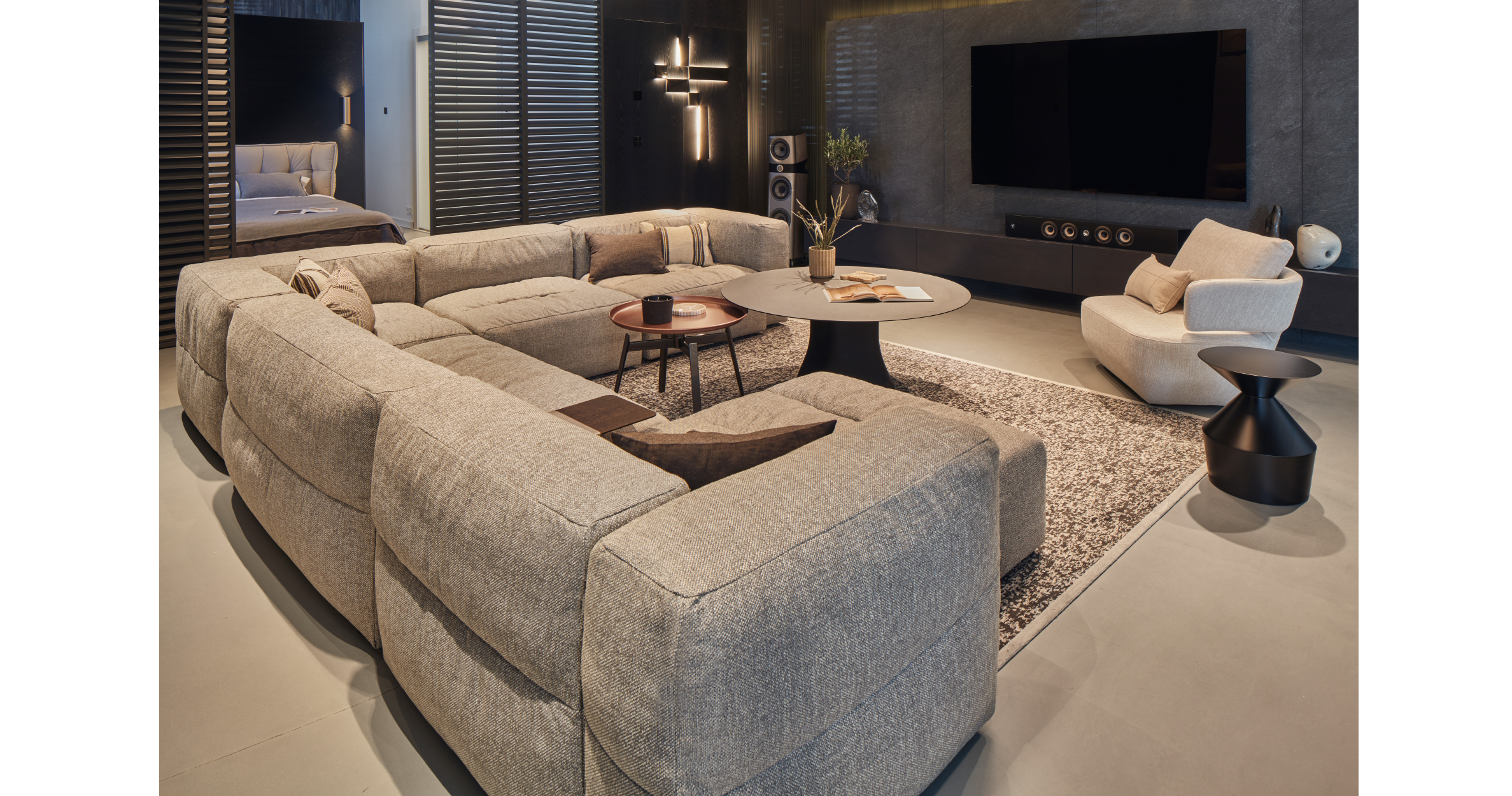 YAK-showroom_Warsaw-3.png