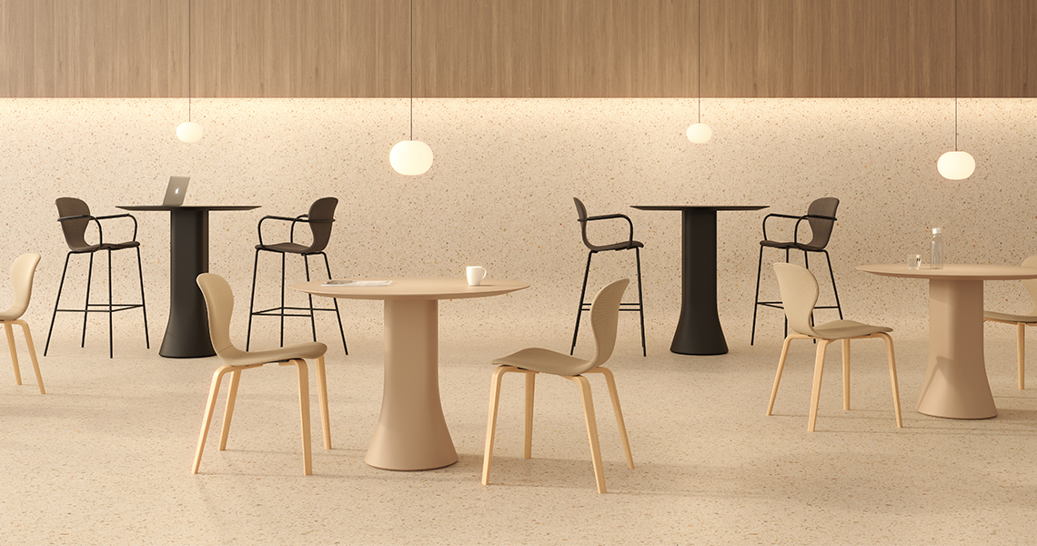 Ears chair, four wooden legs