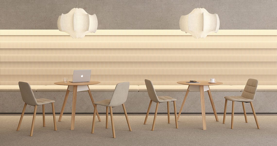 Silla Maarten cuatro patas madera