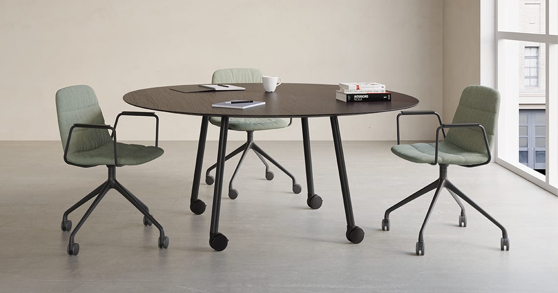 Silla Maarten piramidal giratoria con ruedas