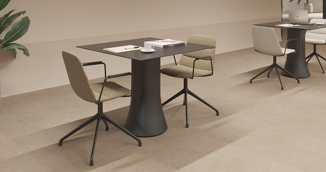 Silla Maarten piramidal giratoria