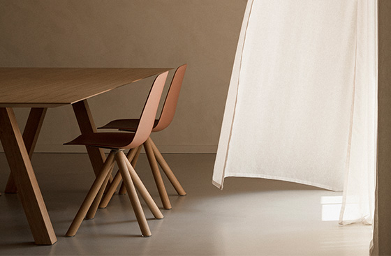 Wooden swivel base