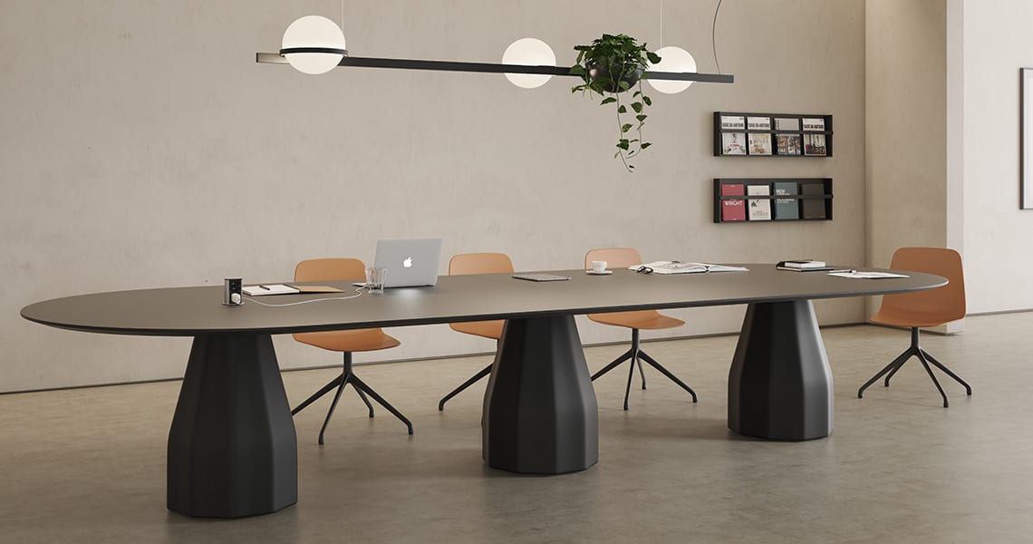 Maarten plastic chair, pyramid & swivel