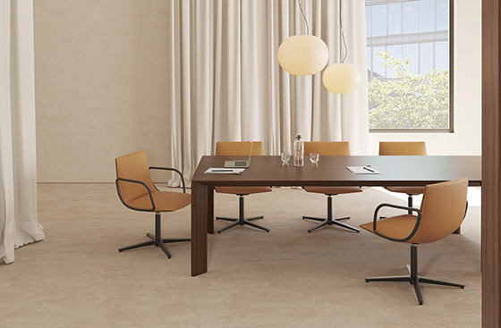 Flat swivel base